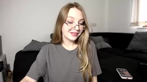 foxxialice online show from 10/13/25, 12:16