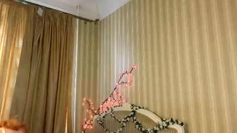 Snapshot of foxxx_tail chatting on 06/12/26, 03:44 Petra online show from 06/12/26, 03:44