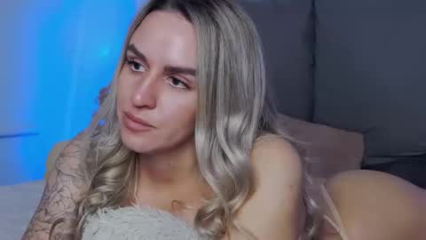 Snapshot of foxy_kimmi chatting on 11/27/25, 07:21 Foxy Kimmi online show from 11/27/25, 07:21