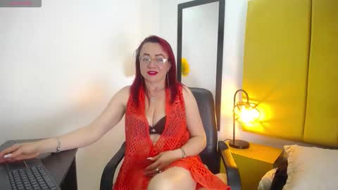 Foxy miilf online show from 09/23/25, 01:58