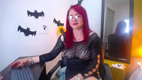 Foxy miilf online show from 11/03/25, 12:50