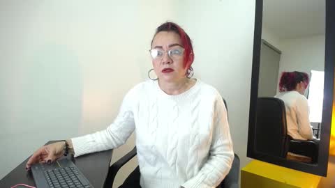 Foxy miilf online show from 01/08/26, 12:51