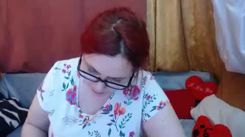 Snapshot of foxydesiree chatting on 05/11/26, 10:43 foxydesiree online show from 05/11/26, 10:43
