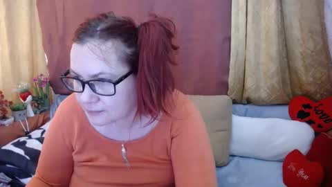 Snapshot of foxydesiree chatting on 05/18/26, 09:48 foxydesiree online show from 05/18/26, 09:48