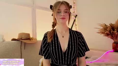 Snapshot of foxysecret_ chatting on 07/19/26, 07:17 foxysecret_ online show from 07/19/26, 07:17