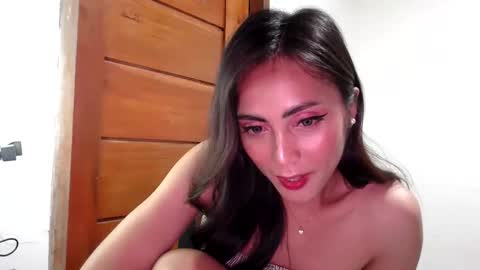 Snapshot of foxytheaxxx chatting on 04/01/26, 01:41 Thea online show from 04/01/26, 01:41