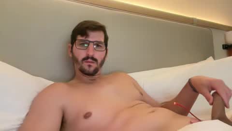 Snapshot of fp004 chatting on 10/14/25, 01:50 fp004 online show from 10/14/25, 01:50