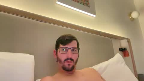 Snapshot of fp004 chatting on 10/18/25, 03:31 fp004 online show from 10/18/25, 03:31