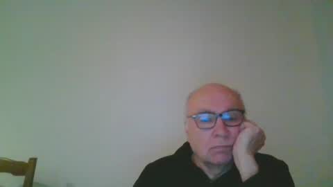 Snapshot of fra94 chatting on 12/13/24, 10:55 fra94 online show from 12/13/24, 10:55