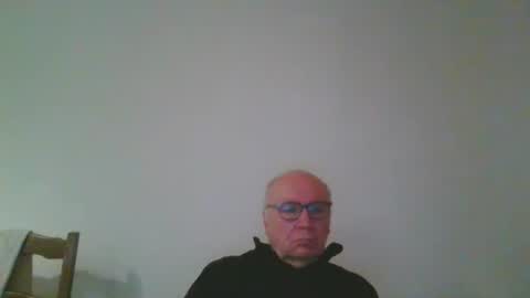 Snapshot of fra94 chatting on 12/19/24, 12:13 fra94 online show from 12/19/24, 12:13