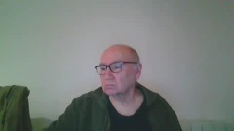 Snapshot of fra94 chatting on 02/07/25, 12:09 fra94 online show from 02/07/25, 12:09