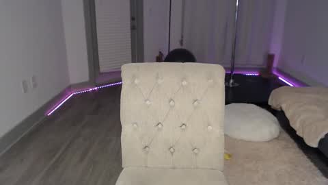 Angel online show from 03/11/25, 01:37