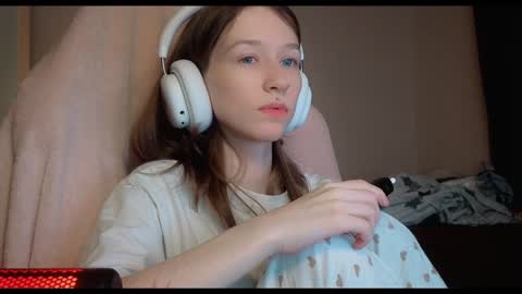 fran_bow online show from 02/02/25, 05:15