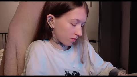 fran_bow online show from 11/10/25, 02:49