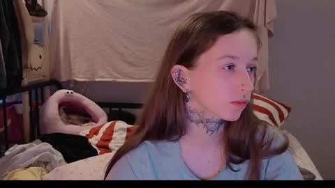 fran_bow online show from 05/04/26, 03:08