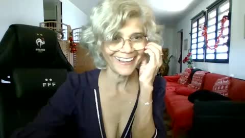 francelune online show from 12/22/24, 08:05