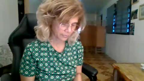 francelune online show from 09/30/25, 02:11