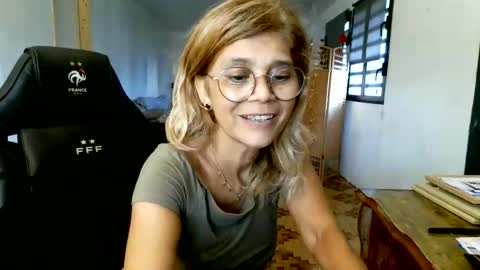 francelune online show from 03/18/26, 01:47