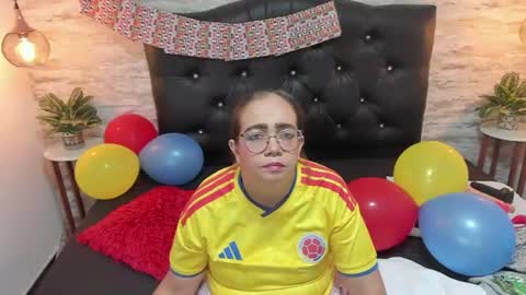 Snapshot of francesca_bbw chatting on 06/24/26, 02:10 online show from 06/24/26, 02:10