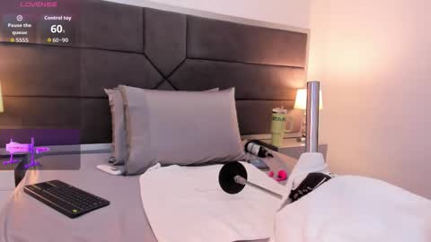 Snapshot of franceska_milf chatting on 02/08/26, 01:47 franceska_milf online show from 02/08/26, 01:47