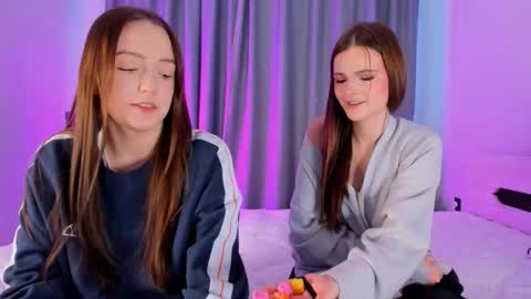 Marybrown eye Katy gray eye online show from 02/03/26, 02:11