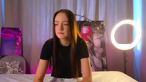 Marybrown eye Katy gray eye online show from 02/21/26, 07:42