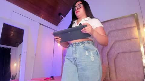 Snapshot of francheska121 chatting on 06/02/26, 06:54 francheska121 online show from 06/02/26, 06:54
