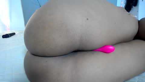 francihot4 online show from 11/15/25, 04:54