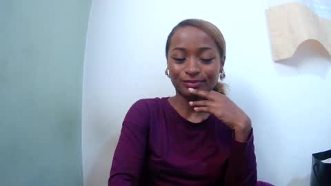 Snapshot of francine925426 chatting on 07/13/26, 07:00 francine925426 online show from 07/13/26, 07:00