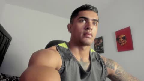 Snapshot of franco_ruiz_ chatting on 09/30/25, 12:48 franco online show from 09/30/25, 12:48