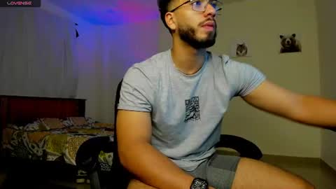 Snapshot of francobanderas1 chatting on 06/17/26, 02:58 FRANCO online show from 06/17/26, 02:58