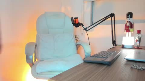 Snapshot of francodelacruz chatting on 12/15/24, 09:13 Francum online show from 12/15/24, 09:13