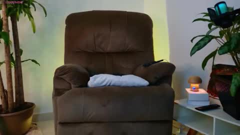 Snapshot of francodelacruz chatting on 10/10/25, 05:34 Francum online show from 10/10/25, 05:34