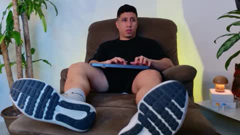 Snapshot of francodelacruz chatting on 10/17/25, 08:33 Francum online show from 10/17/25, 08:33