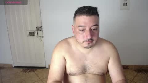 Snapshot of francoisroy chatting on 06/08/26, 03:45 Juan online show from 06/08/26, 03:45