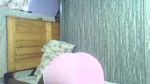 Snapshot of francy_123456 chatting on 11/18/25, 09:58 francy 123456 online show from 11/18/25, 09:58