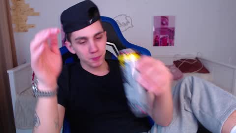 Frank online show from 01/07/25, 05:22