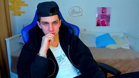 Frank online show from 03/07/25, 09:07