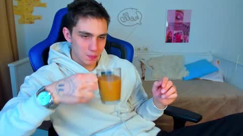 Frank online show from 03/09/25, 07:01