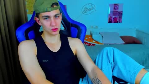 Frank online show from 09/28/25, 04:40