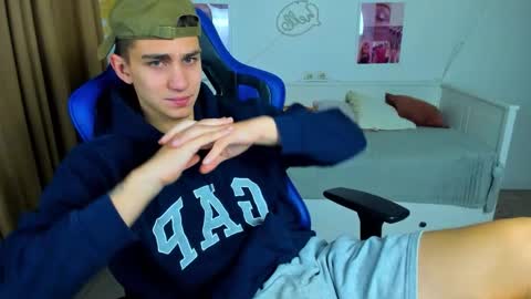 Frank online show from 11/05/25, 05:18