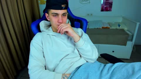 Frank online show from 04/21/26, 05:14