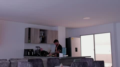 Frank Farrell. Hey remember to give me a thumbs up Ty online show from 01/18/25, 04:21