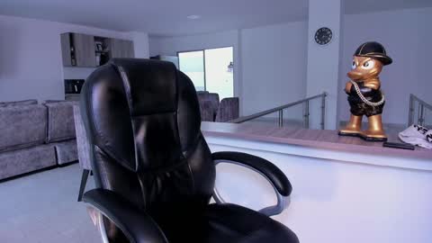 Frank Farrell. Hey remember to give me a thumbs up Ty online show from 01/29/25, 09:39