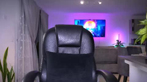 Frank Farrell. Hey remember to give me a thumbs up Ty online show from 02/18/26, 01:12