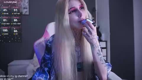 Asya UwU   online show from 11/19/25, 02:44