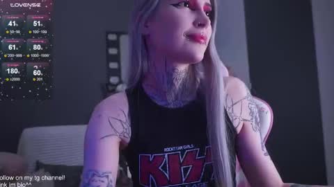 Asya UwU   online show from 12/17/25, 05:08