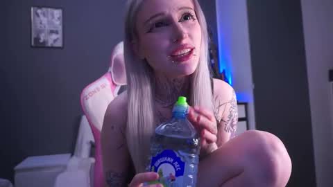 Asya UwU   online show from 01/07/26, 08:44