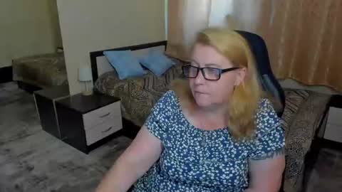 Snapshot of fraumartha chatting on 06/21/26, 01:03 FrauMartha online show from 06/21/26, 01:03