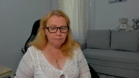 Snapshot of fraumartha chatting on 07/17/26, 12:34 FrauMartha online show from 07/17/26, 12:34